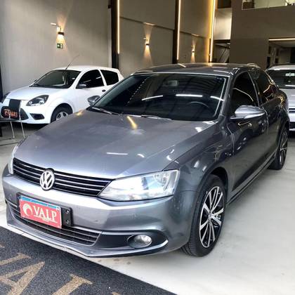 VOLKSWAGEN JETTA 2.0 COMFORTLINE FLEX 4P TIPTRONIC